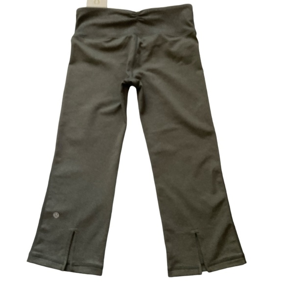 New Lululemon Gather and Crow Crop Heathered Willow Size 6 - Picture 7 of 15